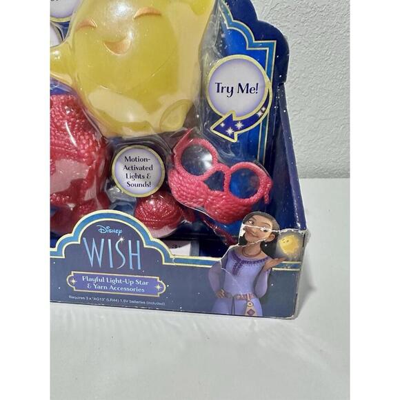 Disney Wish Interactive Role Play Star with Accessories (Ages 3+) - Picture 3 of 10